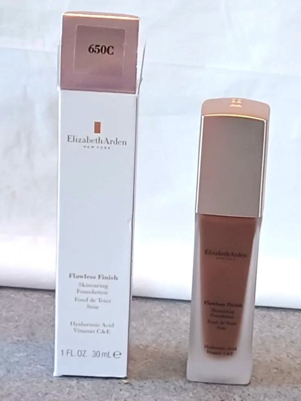 NEW In Box Elizabeth Arden Flawless Finish Skincaring Buildable Foundation 650C